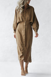 Vestido camisero midi con mangas murciélago y botones